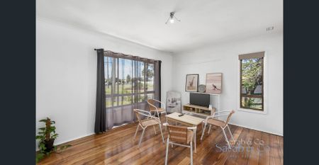 Comfortable 2 Bedroom Home With Space and Convenience..!! - Photo 3