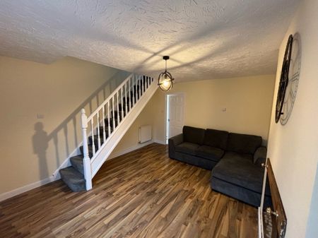 Clos Eileen Chilcott, Llansamlet, SWANSEA - Photo 5