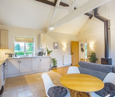 1 bedroom barn to rent - Photo 2