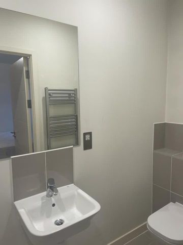 3 bedroom flat to rent - Photo 5