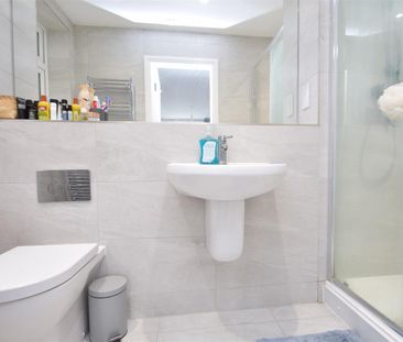 2 bedroom apartment - Photo 2