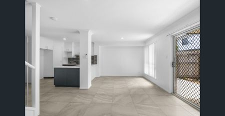 Stylish, Comfortable, and Quiet Boondall Townhouse - Photo 3