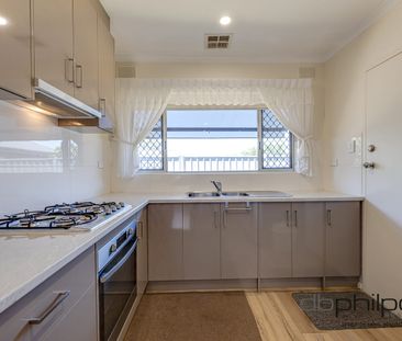 Immaculate 2 Bed Unit in a Quiet Spot - Photo 6