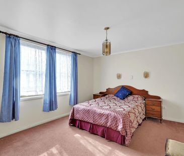 Charming 3 bedroom Fully furnished Apartment in the Heart of Launce... - Photo 4