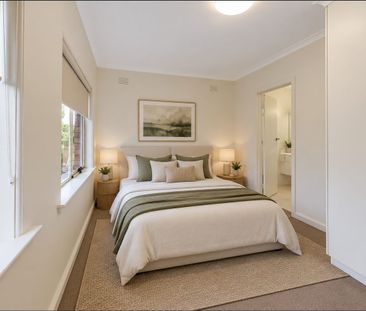 One Bedroom Apartment in Convenient Hawthorn East Location - Photo 2