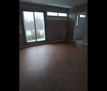 Location Appartement 4 pièces 73 m² Le Blanc - Photo 6