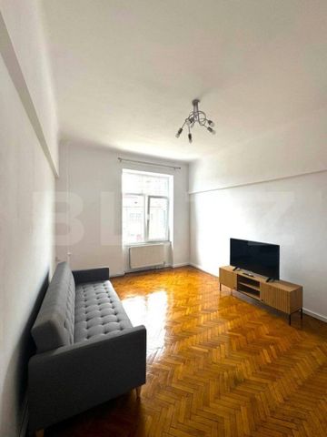 Decomandat, mobilat si utilat Parcul Carol - Fotografie 2