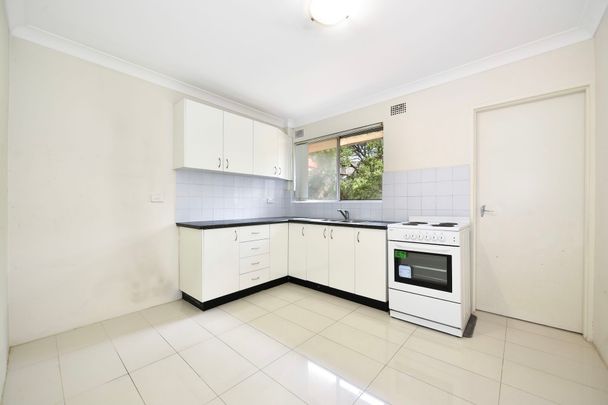 8/33 Henley Road, - Photo 1