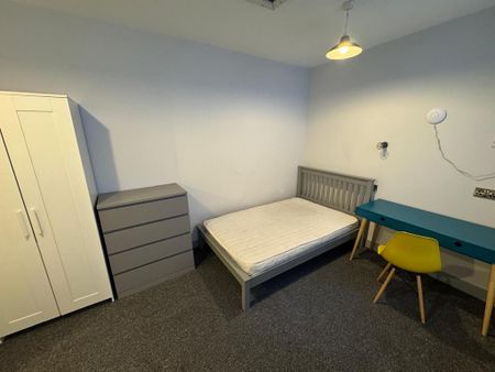 3 bedroom apartment to rent - Photo 5