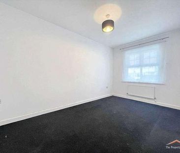 De Havilland Road, Edgware, HA8 - Photo 1