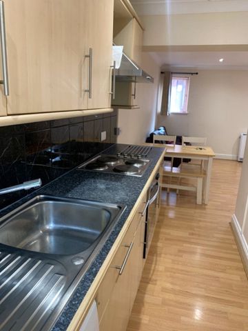 3 bedroom apartment to rent - Photo 5