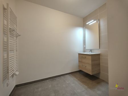 Appartement récent - 3 pièces - avec terrasse et parking en sous sol - Photo 2