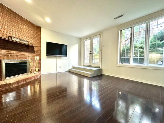 For Lease - 7 Killarney Road, Toronto, Ontario - Photo 1