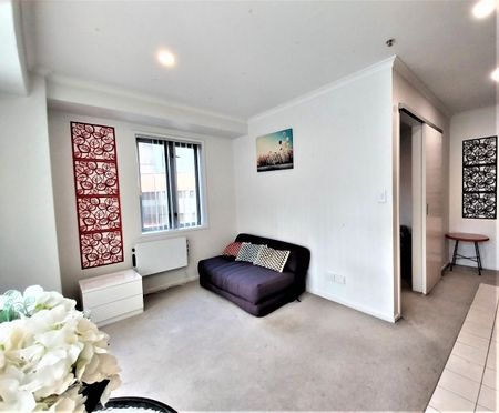 Great location- CBD 2 bedroom apartment - Photo 4