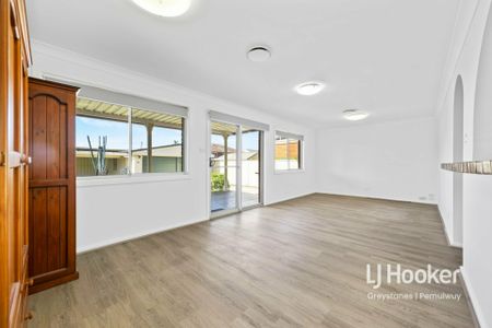 4 BEDROOM HOME WITHIN WALKING DISTANCE TO SHOPS - Photo 5