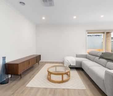 Entertaining, Spacious & Bright! - Photo 1