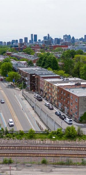 3 1/2 - 5576 Rue Saint-Denis, Montréal - Photo 1