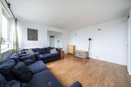3 bedroom flat to rent - Photo 2