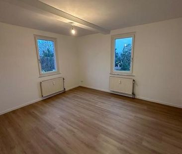 Erstbezug nach Sanierung! 2 Zimmer plus große Wohnküche, inkl. EBK ... - Photo 6