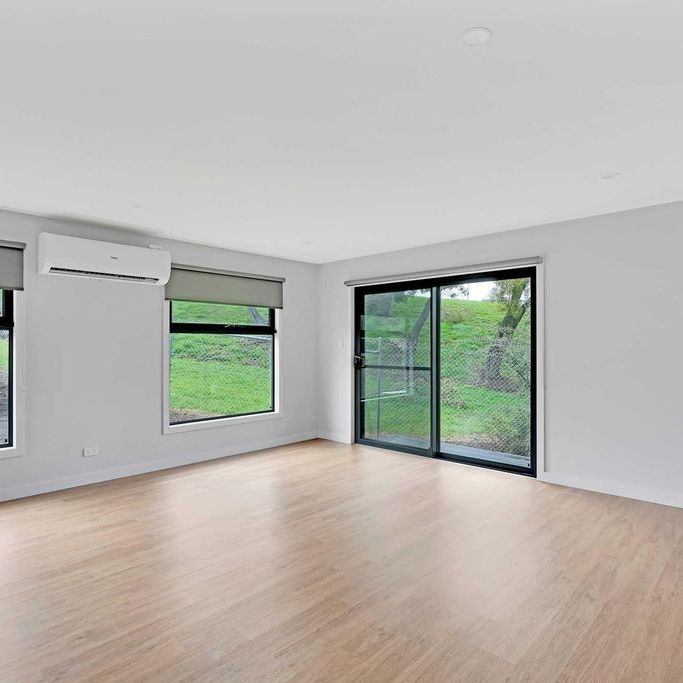 Modern 3 Bedroom Unit - Your Ideal Contemporary Retreat! - Photo 1