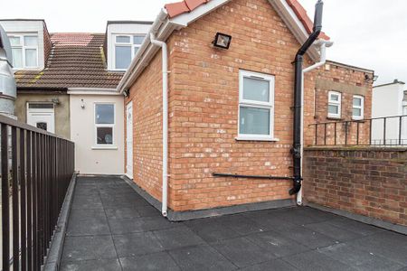 2 bedroom maisonette to rent - Photo 4