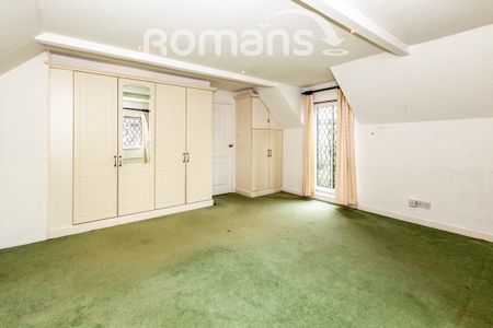 Hall Court, Datchet, SL3 - Photo 2