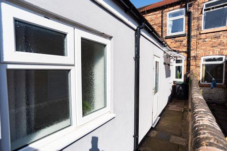 1 bedroom in a house share to rent - Photo 4