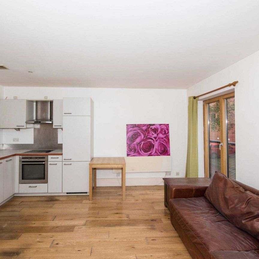 Price £1,000 pcm - Available Now - Furnished - Photo 1