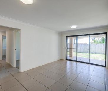 Beautiful Family Home in the Heart of Pimpama - Photo 3