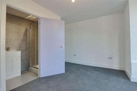 Stride Avenue, Portsmouth, PO3 - Photo 2