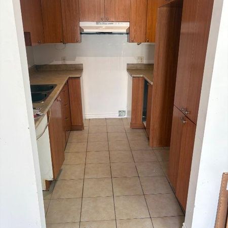 A Louer 5 1/2 sur 2etages mezzanine Duvernay E - Photo 4