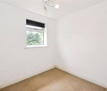 2 bedroom semi-detached house to rent - Photo 5