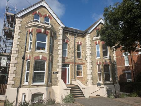 2 bedroom apartment to rent - Photo 2