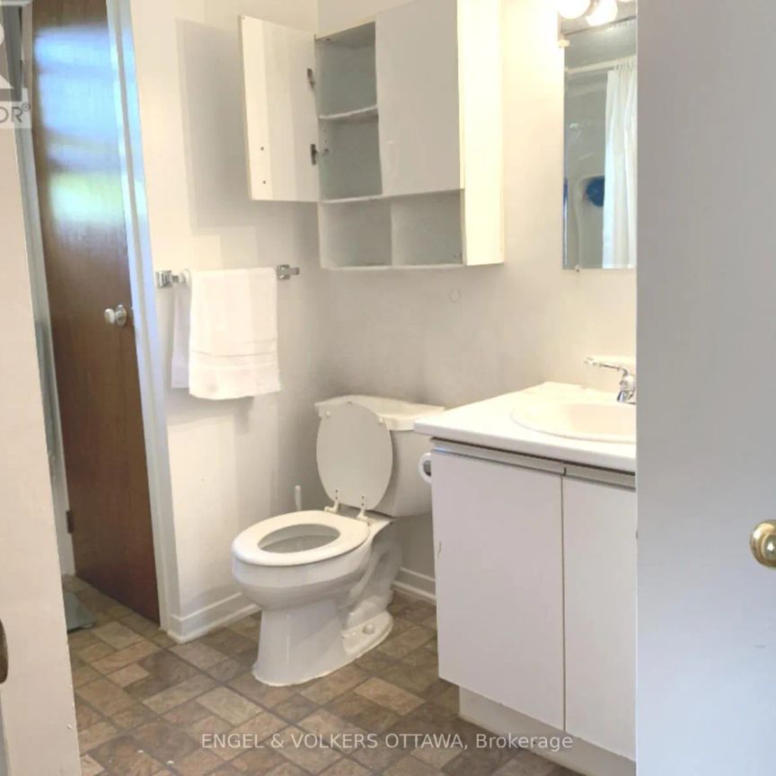 2924 AHEARN AVENUE S - Photo 1