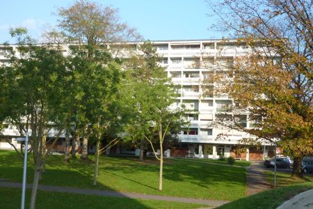 Grosszügige Familienwohnung an zentraler Lage - Photo 2