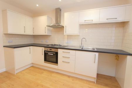 2 bedroom maisonette to rent - Photo 4