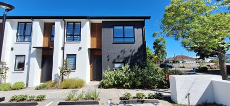 Near new townhouse at Mt Albert - Photo 3