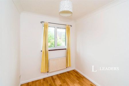 3 bedroom semi-detached house to rent - Photo 3