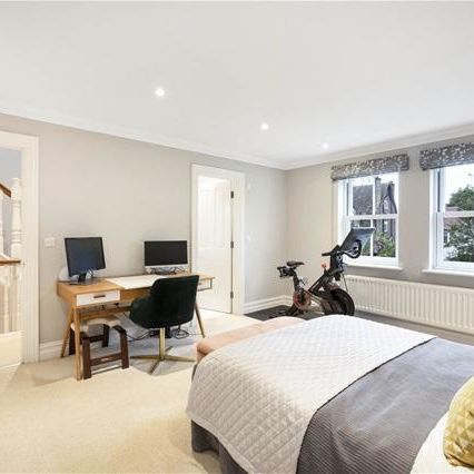 4 bedroom semi-detached house to rent - Photo 1