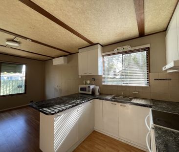 ONE BEDROOM UNIT ! - Photo 3