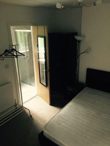 5 bedroom apartment to rent - Photo 3