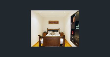 EFFORTLESS LIVING, PERFECTLY POSITIONED - Photo 2