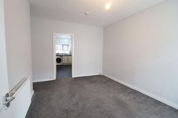 2 bedroom end of terrace house to rent - Photo 1