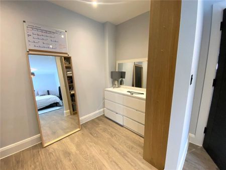 Alum Grange, 1 Burnaby Road, Bournemouth, Dorset, BH4 - Photo 3