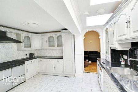4 bedroom terraced house to rent - Photo 2