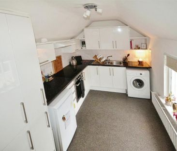 1 bedroom flat to rent - Photo 2