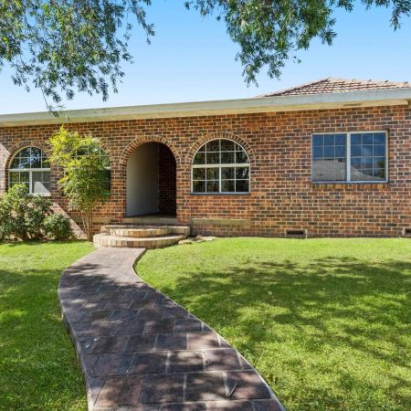 Spacious Family Home - Large block - Photo 3