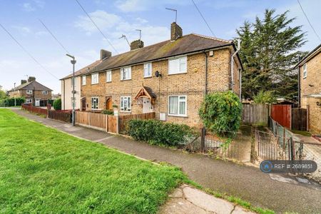 2 bedroom end of terrace house to rent - Photo 2