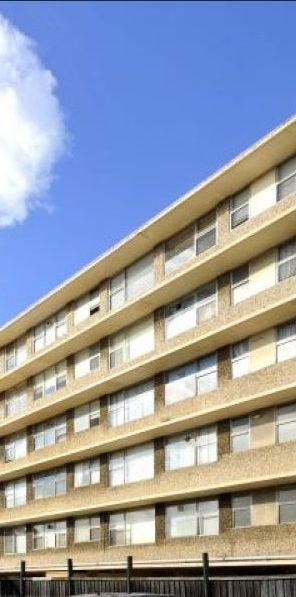 A spacious floor plan featuring two generously sized bedrooms - Photo 1