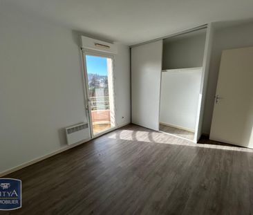 Location Appartement 3 pièces 62m² ST MICHEL 16470 - Photo 3